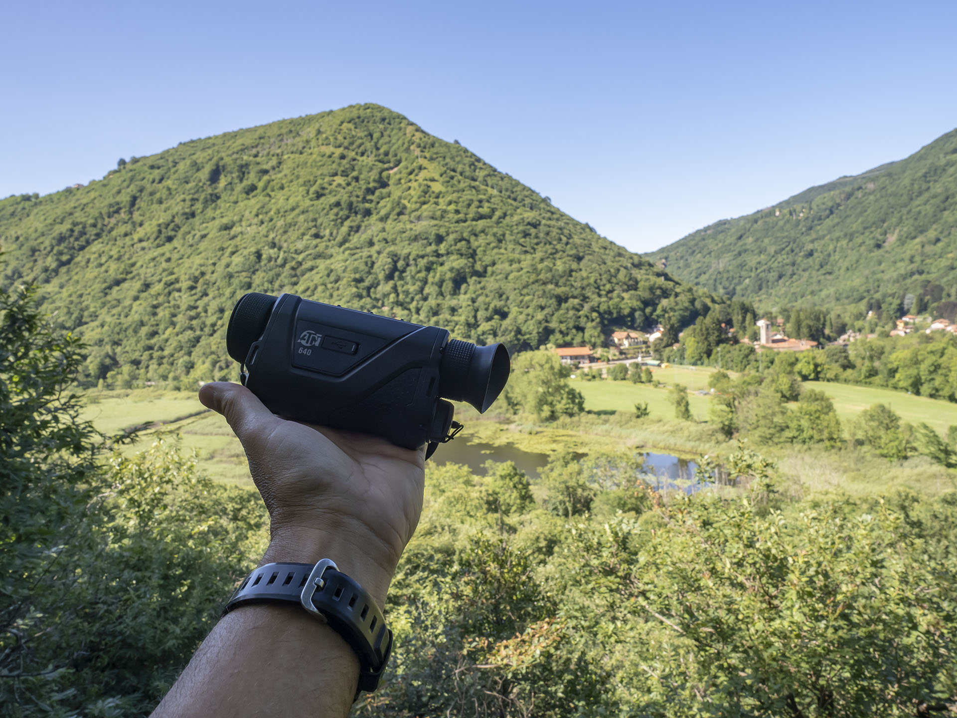 Recensione del monocolo termico ATN BlazeHunter 635 LRF a cura di Piergiovanni Salimbeni